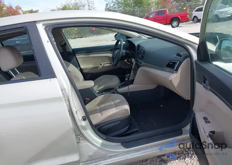 2018 Hyundai Elantra Se z USA, uszkodzony, nr VIN 5NPD74LF8JH353059